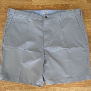 Mens Flat Front Shorts by Croft & Barrow, Light Gray, Size 44, NEW, nwt
